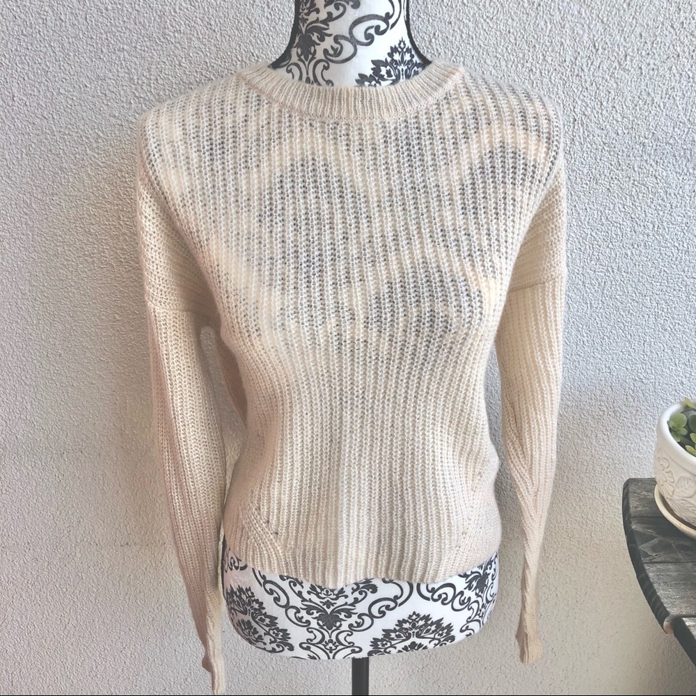 IVY & Main Basic Cream Women Sweater Tillys - Picture 1 of 2
